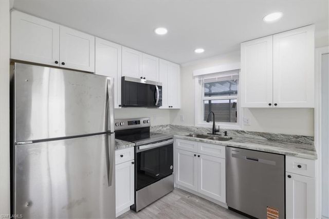 62 Kiowa DR, Fort Myers Beach, FL 33931