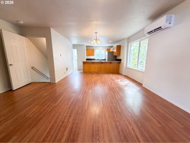 12103 Se HAROLD St, Portland, OR 97266