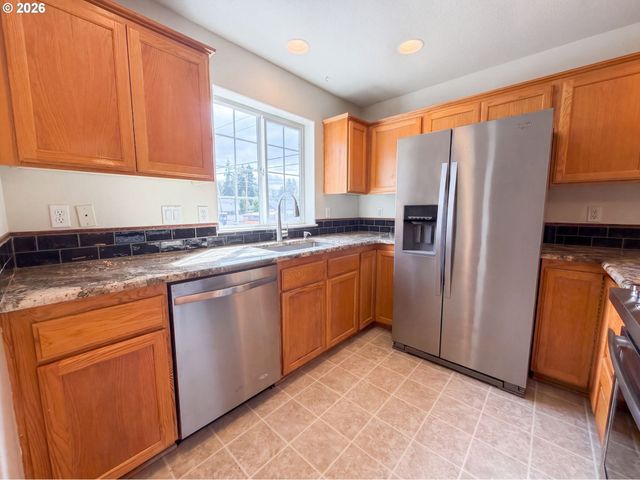 12103 Se HAROLD St, Portland, OR 97266