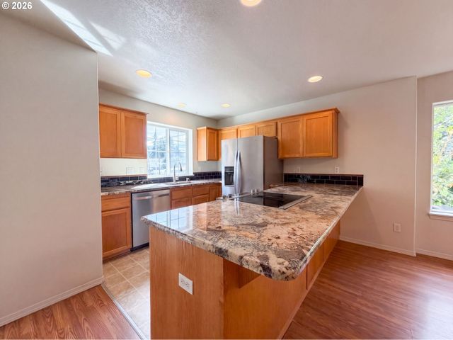 12103 Se HAROLD St, Portland, OR 97266