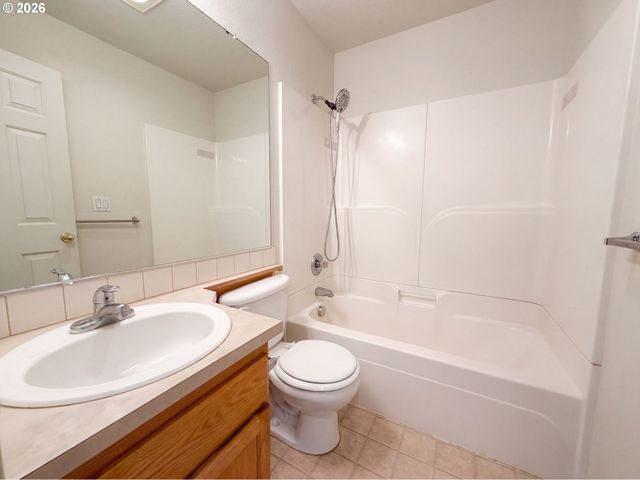 12103 Se HAROLD St, Portland, OR 97266