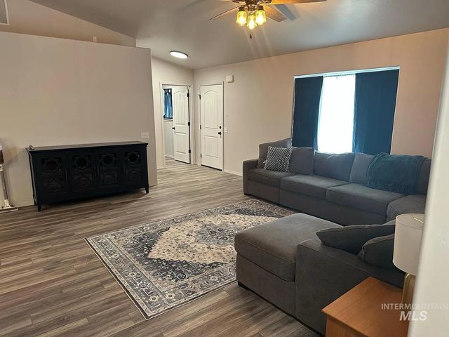 907 Date, Jerome, ID 83338