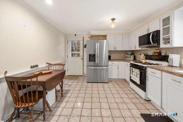 65 Burwell Road, New Hartford, CT 06057