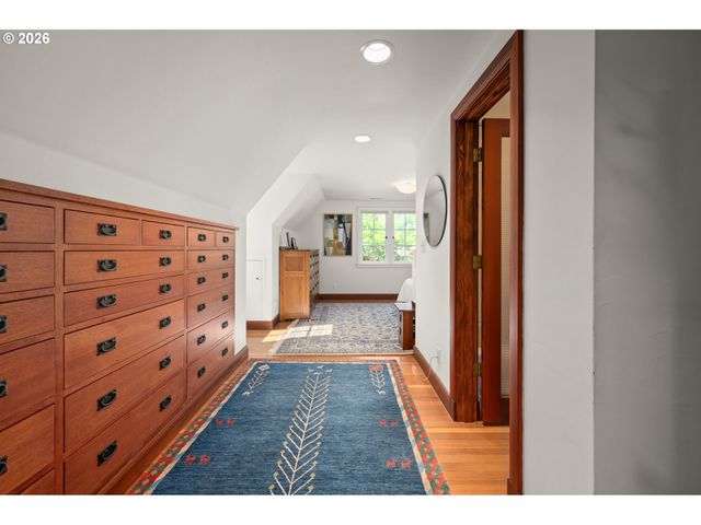 1669 FAIRMOUNT Blvd, Eugene, OR 97403