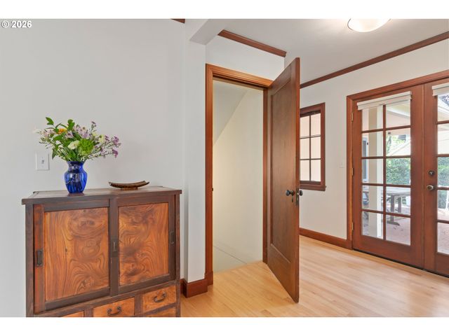 1669 FAIRMOUNT Blvd, Eugene, OR 97403