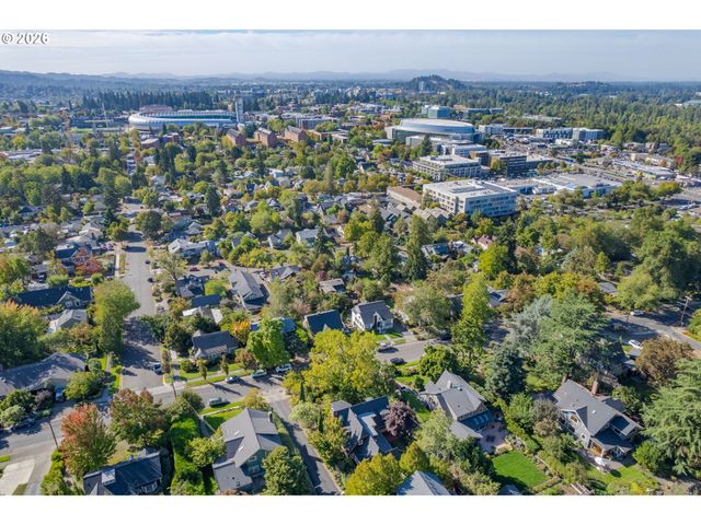 1669 FAIRMOUNT Blvd, Eugene, OR 97403