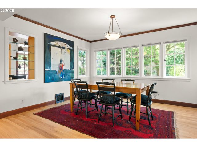 1669 FAIRMOUNT Blvd, Eugene, OR 97403