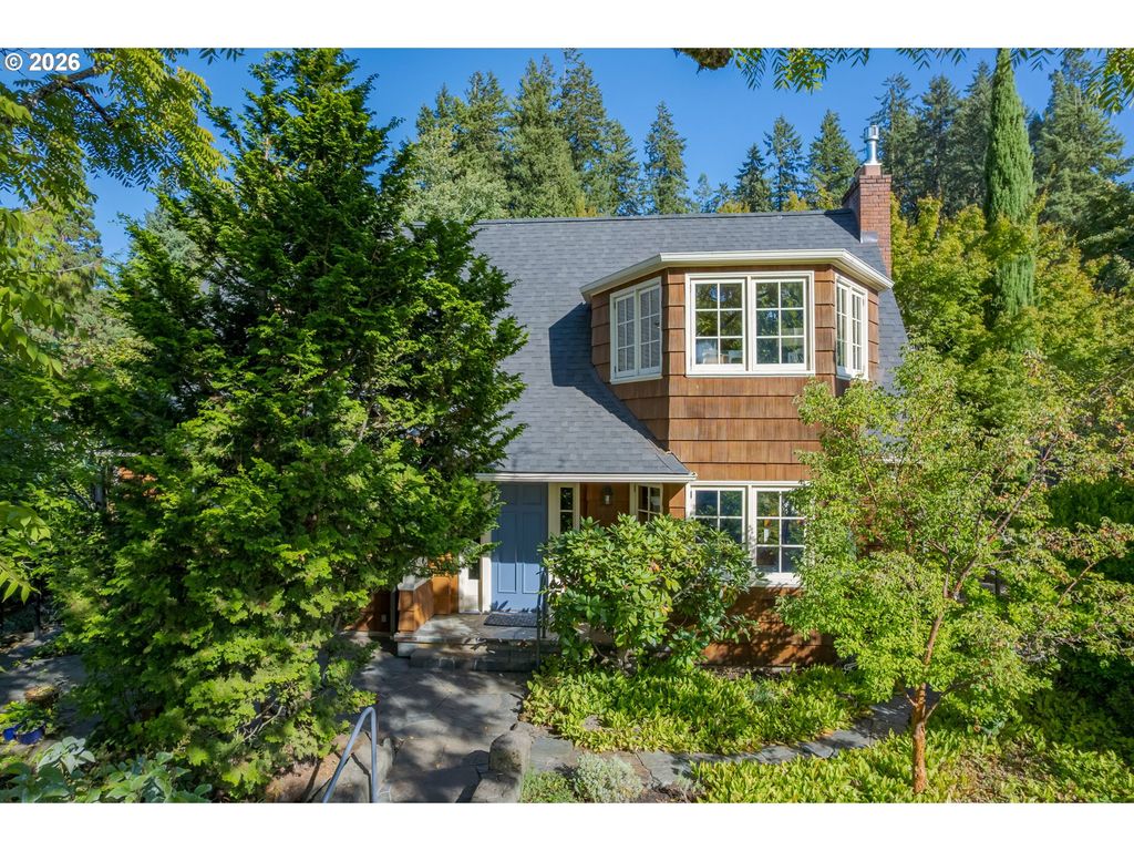 1669 FAIRMOUNT Blvd, Eugene, OR 97403