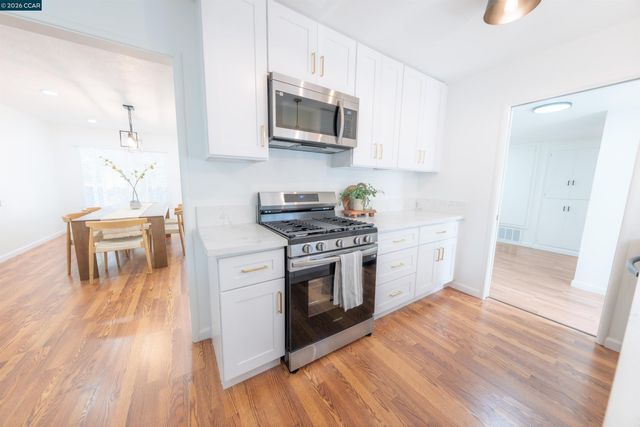 3085 Stanton Cir, Carmichael, CA 95608