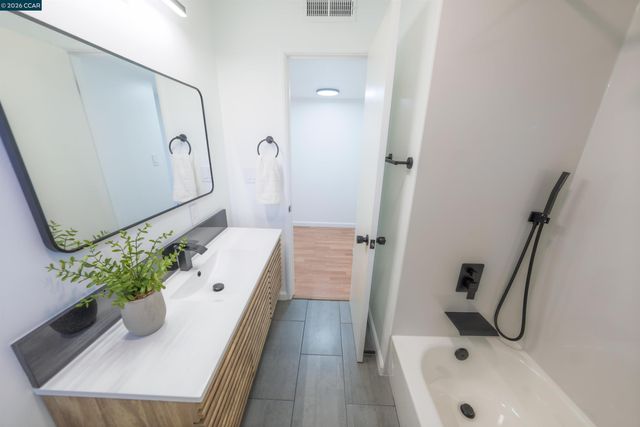 3085 Stanton Cir, Carmichael, CA 95608