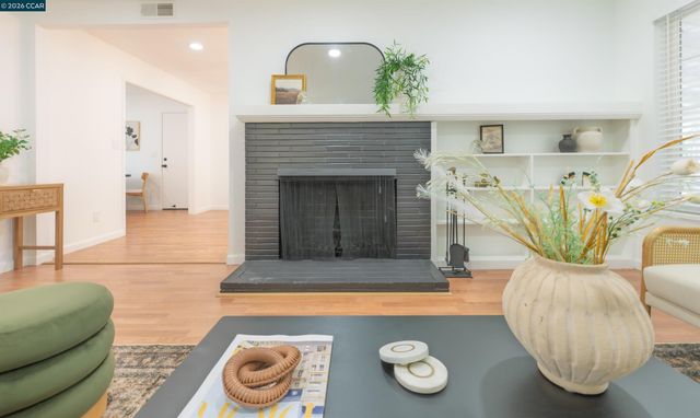 3085 Stanton Cir, Carmichael, CA 95608