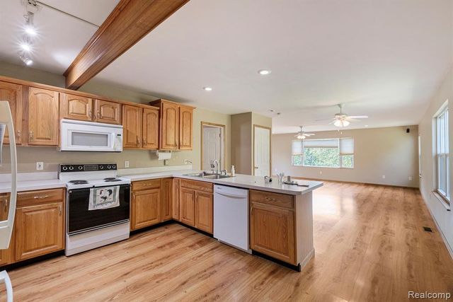 1490 Gage Road, Holly, MI 48442