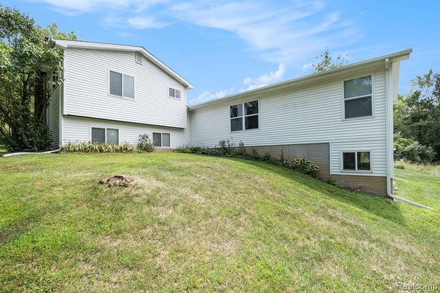 1490 Gage Road, Holly, MI 48442