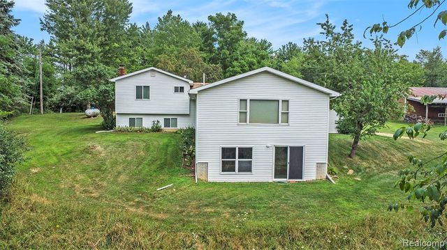 1490 Gage Road, Holly, MI 48442