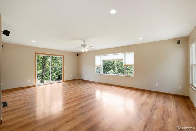 1490 Gage Road, Holly, MI 48442