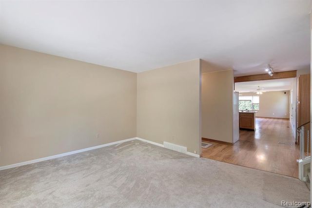 1490 Gage Road, Holly, MI 48442