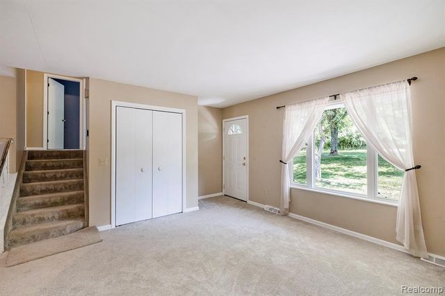 1490 Gage Road, Holly, MI 48442