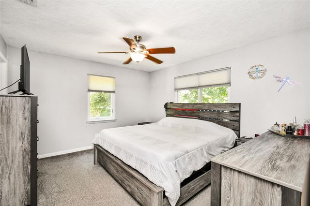 29827 Shady Brook Ln, Magnolia, TX 77355
