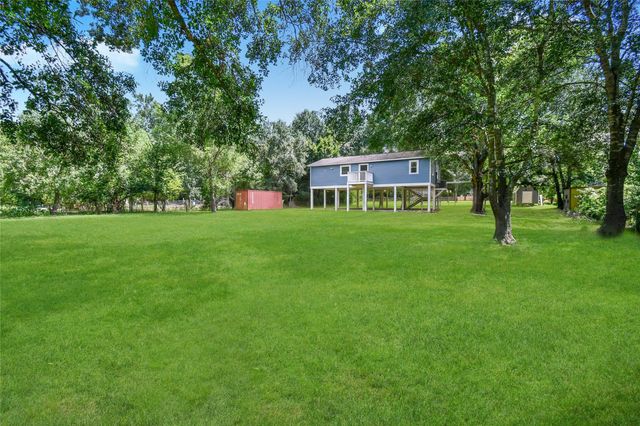 29827 Shady Brook Ln, Magnolia, TX 77355
