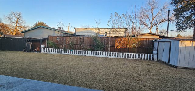 4332 Quails Lane, Fort Worth, TX 76119