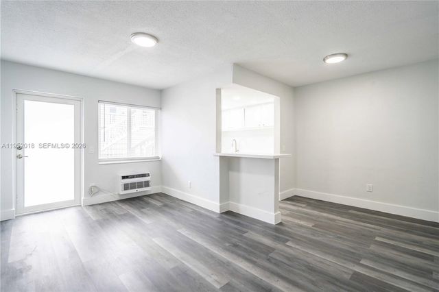 6650 Miller Dr 7, South Miami, FL 33155