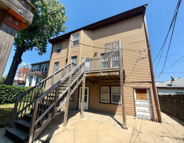 2531 N Tripp Avenue 4R, Chicago, IL 60639