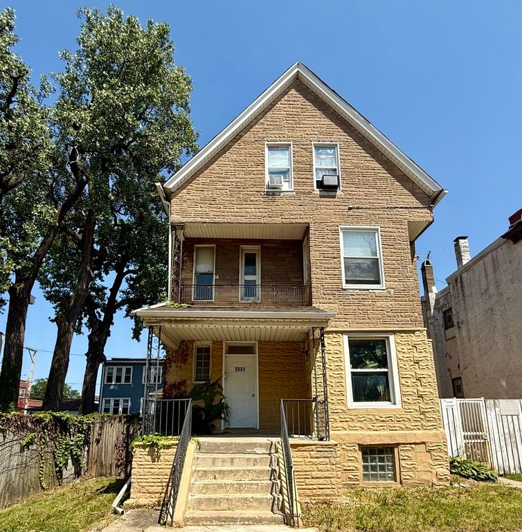 2531 N Tripp Avenue 4R, Chicago, IL 60639