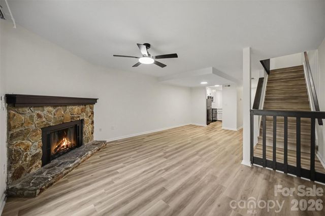 100 Willow Run Drive 33, Gastonia, NC 28056
