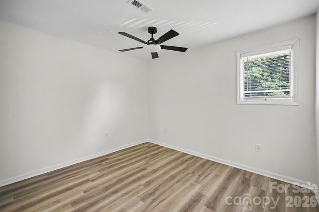 100 Willow Run Drive 33, Gastonia, NC 28056