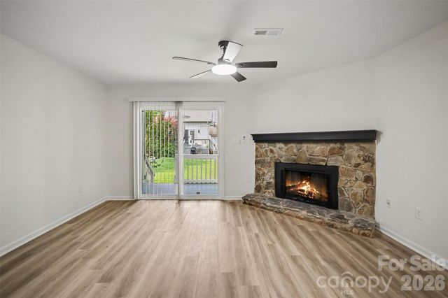 100 Willow Run Drive 33, Gastonia, NC 28056