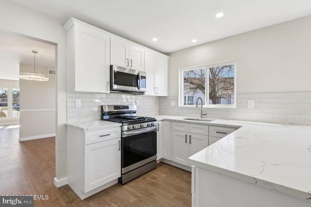 5 CAROL CT, Manchester Township, NJ 08759