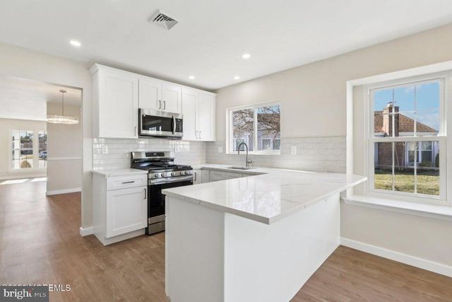 5 CAROL CT, Manchester Township, NJ 08759