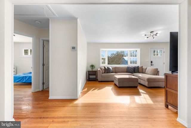 216 SPRING, Lutherville Timonium, MD 21093