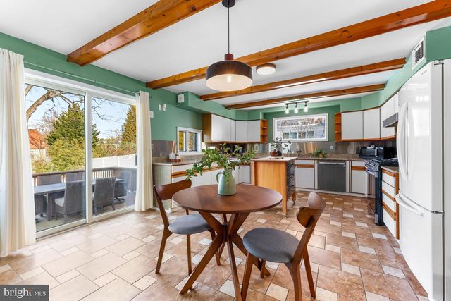 216 SPRING, Lutherville Timonium, MD 21093