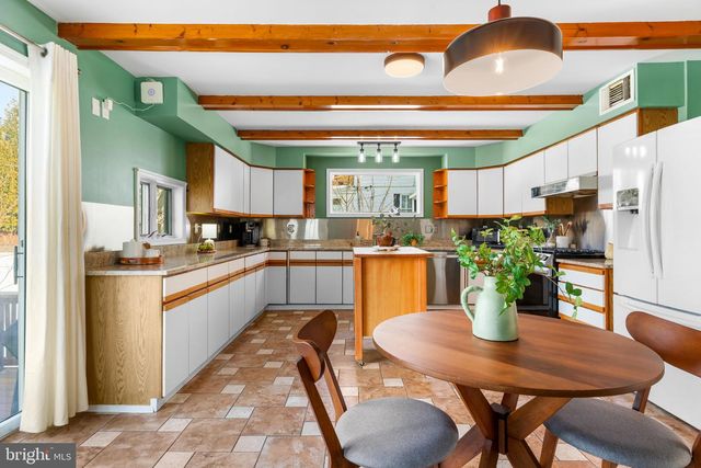 216 SPRING, Lutherville Timonium, MD 21093