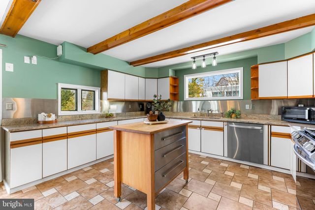 216 SPRING, Lutherville Timonium, MD 21093