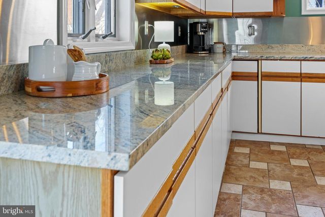 216 SPRING, Lutherville Timonium, MD 21093