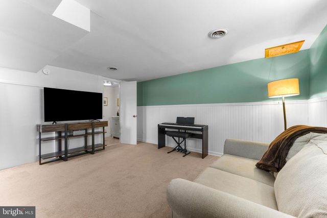 216 SPRING, Lutherville Timonium, MD 21093