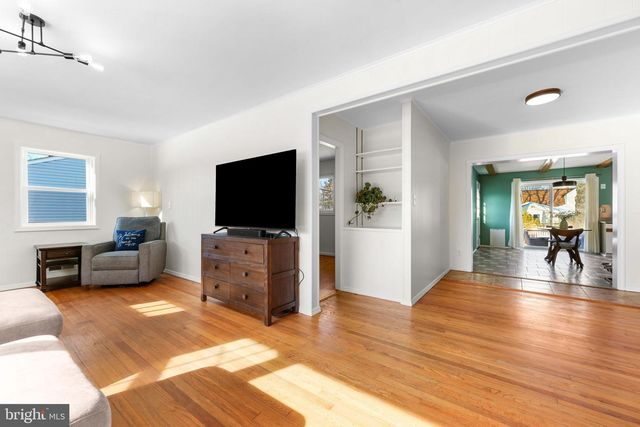 216 SPRING, Lutherville Timonium, MD 21093