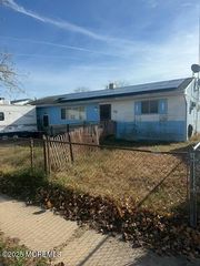 312 Maple Street, Lakehurst, NJ 08733