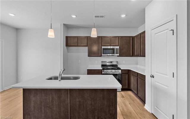 5115 Fallmeade Road, Kernersville, NC 27284