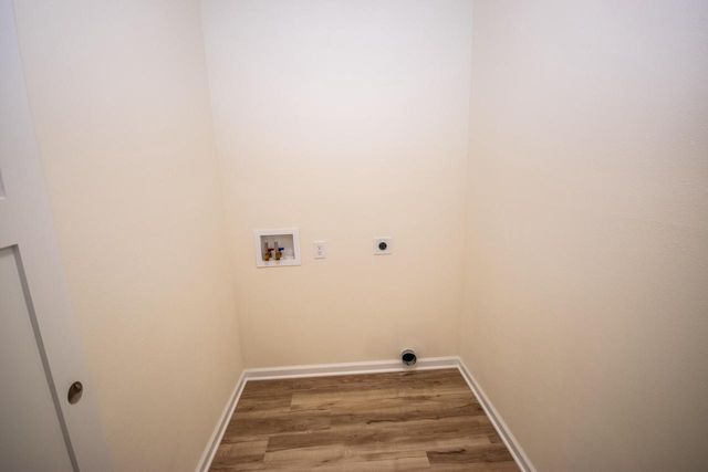 1334 Legion CIRCLE, West Bend, WI 53090