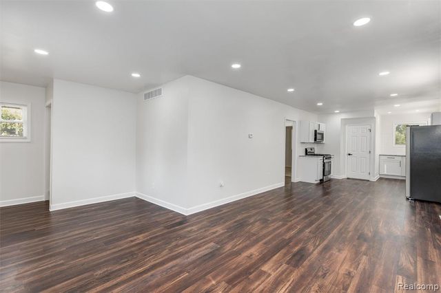 14895 Mapleridge Street, Detroit, MI 48205