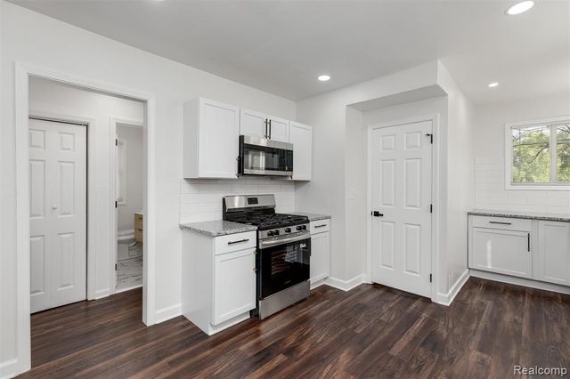 14895 Mapleridge Street, Detroit, MI 48205