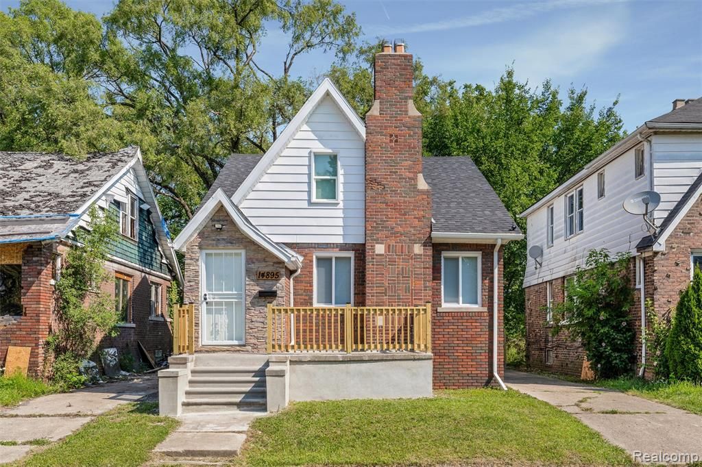 14895 Mapleridge Street, Detroit, MI 48205