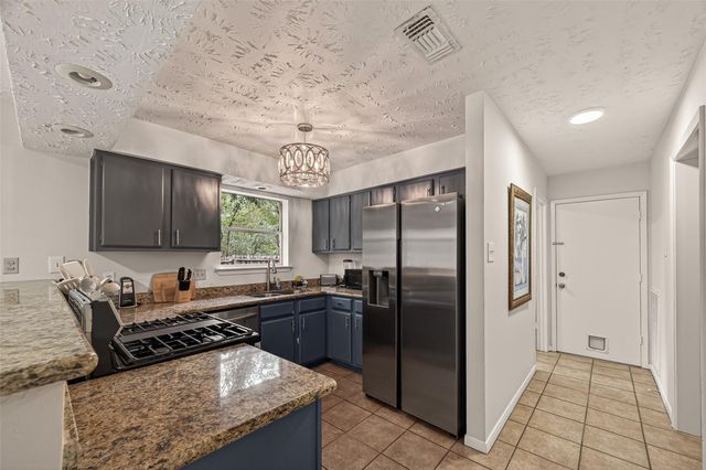 92 S Waxberry Road, Spring, TX 77381