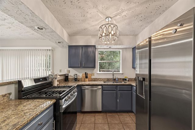 92 S Waxberry Road, Spring, TX 77381