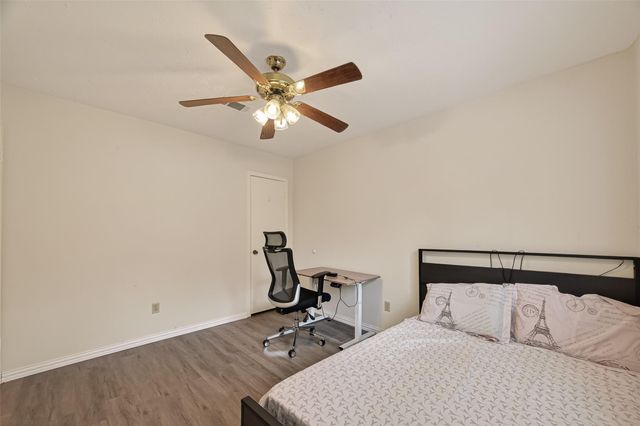 92 S Waxberry Road, Spring, TX 77381