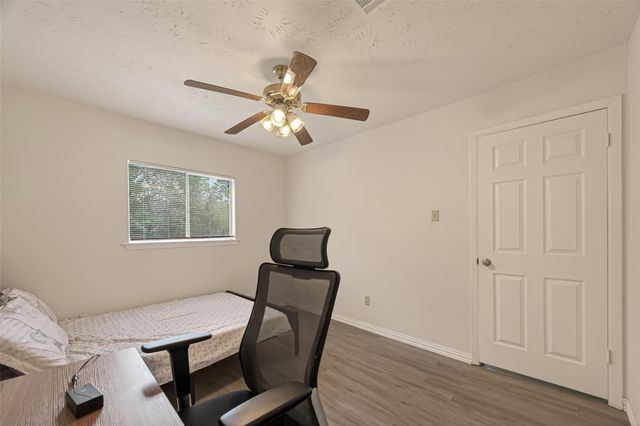 92 S Waxberry Road, Spring, TX 77381