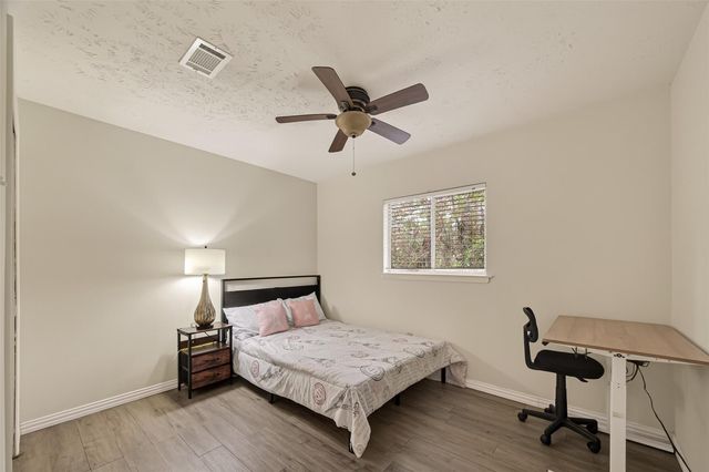 92 S Waxberry Road, Spring, TX 77381